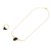 Schmuckset mit eingeschliffenem Onyx und Brillanten