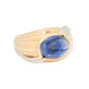 BULGARI Ring mit feinem Saphircabochon 