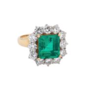 Ring mit feinstem Smaragd von ca. 6,2 ct "Muzo Green" 