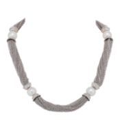 Mehrreihiges Collier mit Perlen und Diamanten, 