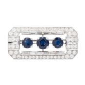Brosche mit 3 feinen Saphiren und Diamanten 
