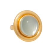 JÖRG MAYER Ring mit rundem Quarzcabochon