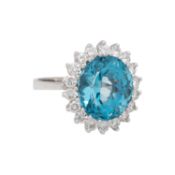 Ring mit Blautopas entouriert von Brillanten zus. 1,05 ct, 