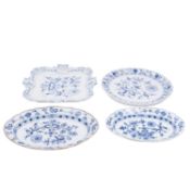 MEISSEN 4 Serviceteile 'Zwiebelmuster', 1. und 2. Wahl, 19./20. Jh.