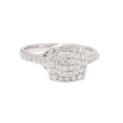 Ring mit 42 Brillanten zus. ca. 0,70 ct (grav.), 