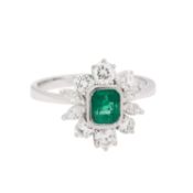 Ring mit Smaragd ca. 0,86 ct und Diamanten, 
