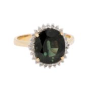 Ring mit grünem Saphir ca. 3,4 ct und Diamanten 
