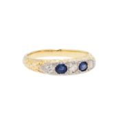 Ring mit Saphiren und Altschliffdiamanten zus. ca. 0,2 ct, 