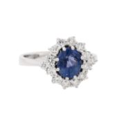 Ring mit Saphir ca. 1,8 ct und 14 Brillanten,