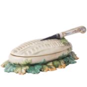 KAISERLICHE PORZELLANMANUFAKTUR WIEN "Butterdose auf Weinblätter" um 1847