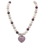 Perlencollier mit Juwelen-Herzanhänger