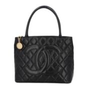 CHANEL Shopper "MEDALLION".