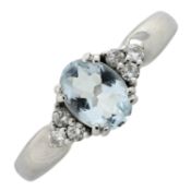 18ct gold aquamarine & diamond ring