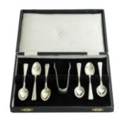Cased 1930's silver spoons & pair of tongs