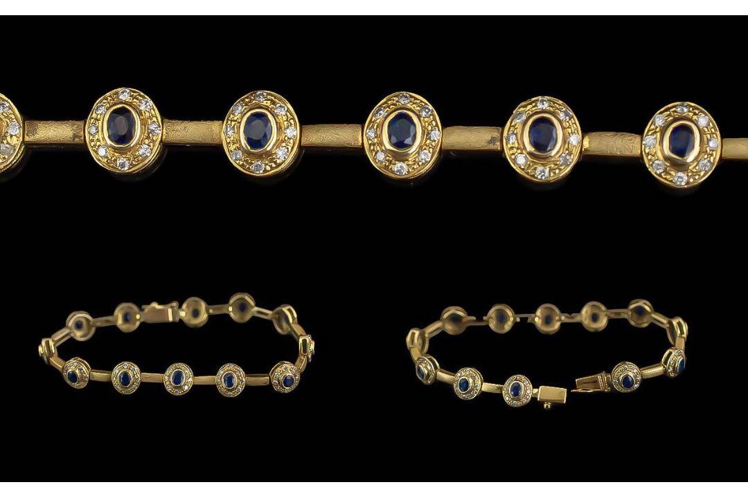 Ladies Pleasing 18ct Gold Sapphire and D