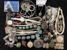 Good Bag of Mixed Collectables. Includes