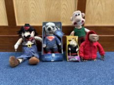 Bag of Soft Toys, to include Meerkats, d