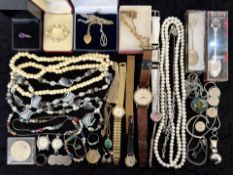 Good Bag of Mixed Collectables. Includes