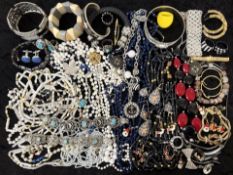 Box of Quality Costume Jewellery, comprising beads, pearls, crystals, necklaces, pendants, earrings,