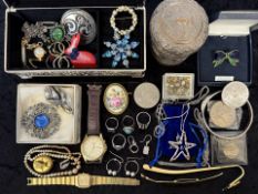 Good Bag of Mixed Collectables.