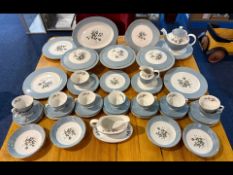 Royal Doulton 'Rose Elegans' Dinner/Tea Service, comprising 8 dinner plates,