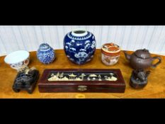 Box of Oriental Items, to include a small Japanese Lidded trinket pot, a small blue and white lidded