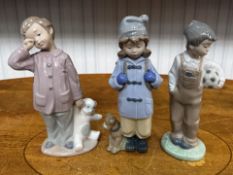 Three Nao Figures, comprising Nao 1139 '