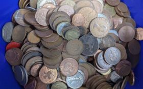 Tub of Assorted Mixed Coins, mainly copper, good mixed lot, needs a good sort.