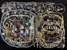 Good Mixed Bag of Costume Jewellery + 925 Sterling Silver Jewellery.