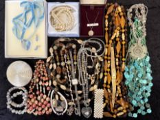 Good Mixed Bag of Costume Jewellery + 925 Sterling Silver Jewellery.