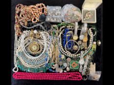 Good Bag of Mixed Costume Jewellery. Needs a Good Sort.