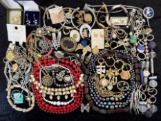 Good Bag of Mixed Costume Jewellery. Needs a Good Sort.
