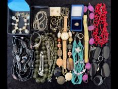 Good Mixed Bag of Costume Jewellery + 925 Sterling Silver Jewellery.