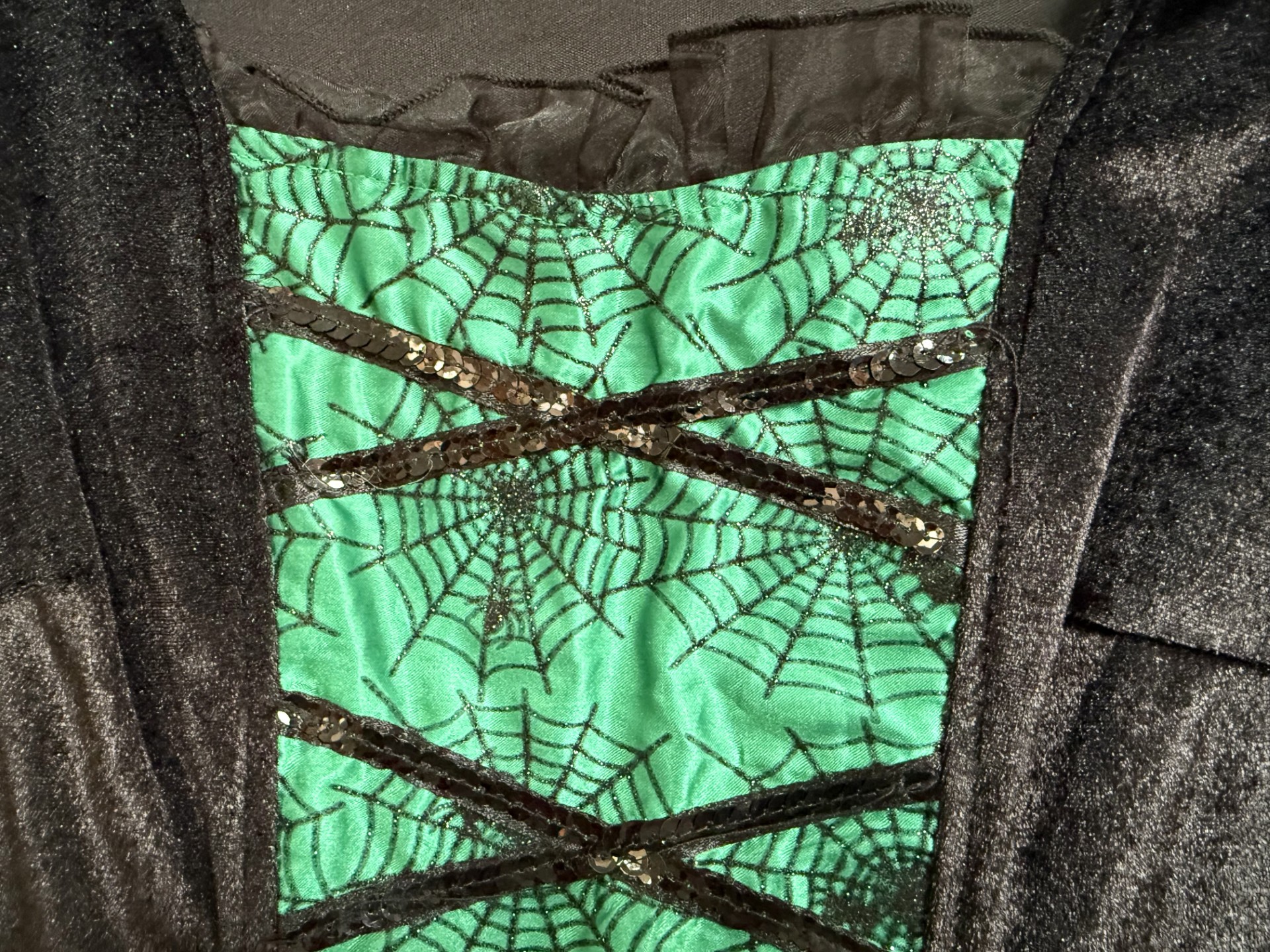 Ladies Fancy Dress Halloween Costume, black and dark green, approx. size 10. - Image 2 of 2