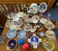 Mixed Lot of Pottery, to include cabinet plates, Alfred Meakin soup bowls, Carlton Ware, teapot, two