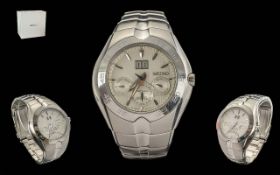 Seiko - Arctura Kinetic Perpetual Cal 7D46 Gents Stainless Steel Multi-Dial Wrist Watch. Features