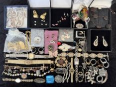 Good Bag of Mixed Costume Jewellery. Needs a Good Sort.