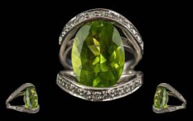 Ladies - Excellent 18ct Gold Green Topaz