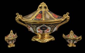 Royal Crown Derby Hand Painted Old Imari Pattern 24ct Gold Full Banded Lidded Two Handle Pedestal