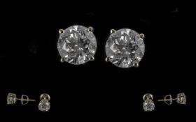 A Fine Pair of Quality Ladies 18ct Gold Diamond Stud Earrings, marked 18ct. The round brilliant