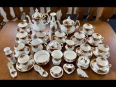 Royal Albert 'Old Country Roses' Tea/Coffee Set, comprising tea pot, six tea cups and saucers,