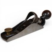 An unmarked Stanley 15 1/2 block plane with removable rear handle and adjustable throat, fitted with