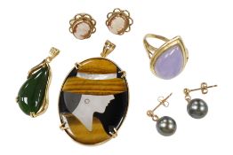 A collection of jewellery to include 14k, tiger's eye quartz and mother of pearl oval pendant, 40mm,