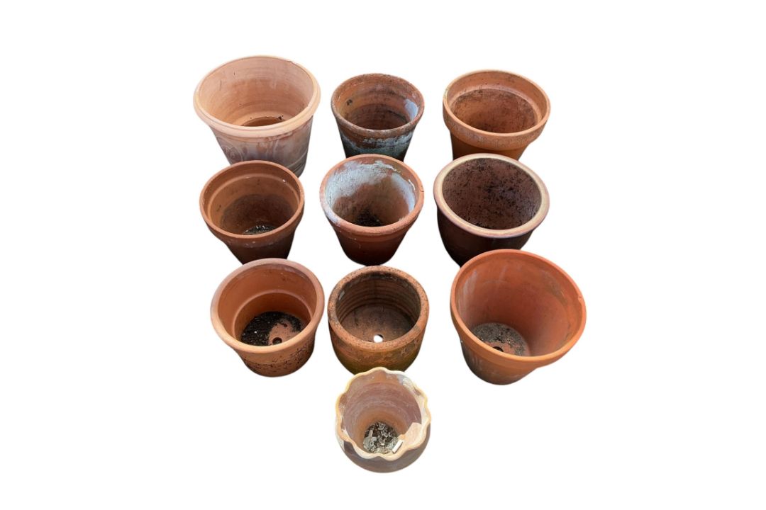 Ten terracotta pots, largest diameter 32cm, height 26cm - Image 2 of 2