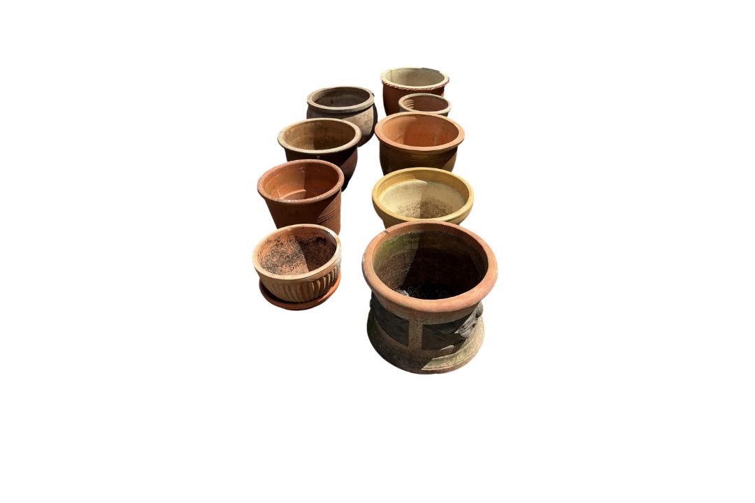 Nine terracotta pots, largest diameter 40cm, height 30cm - Image 1 of 2