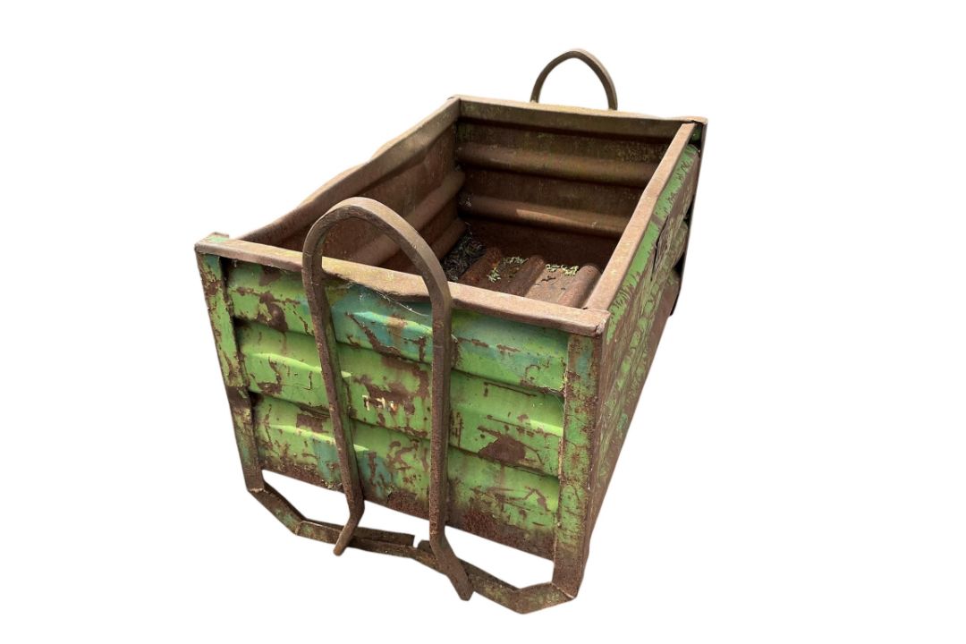 A 1960s French Renault industrial component crate, width 116cm, depth 71cm, height 81cm - Image 4 of 4