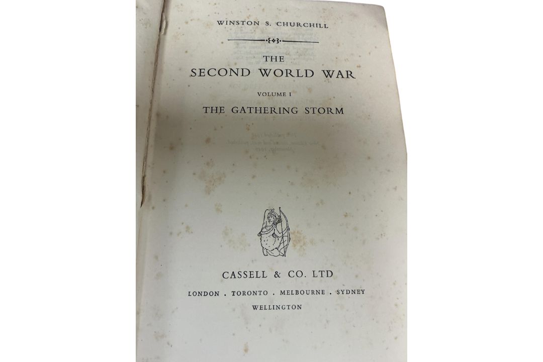 ° ° CHURCHILL, Winston S. — The Second World War, 6 vols., vol. 1 new edition revised and reset - Image 2 of 2