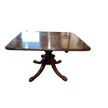 A William IV mahogany breakfast table, width 120cm, depth 108cm, height 73cm