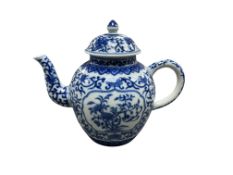 A Chinese blue and white porcelain teapot, 21cm wide