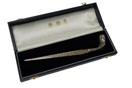 An Elizabeth II novelty silver letter opener modelled as a golf club, by Garrard & Co, Sheffield,